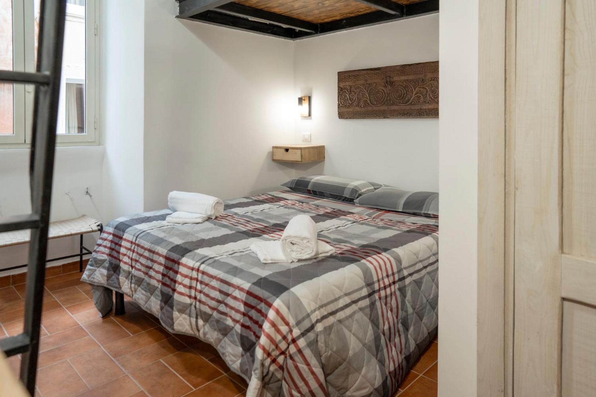 Home Domus Capocci - Rione Monti Roma Exterior foto
